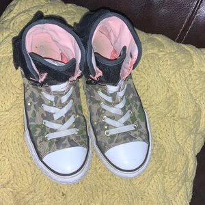 Girls Converse Camo Lace High Tops Size 2 | Kids High-Top Sneakers w/ Side Zip